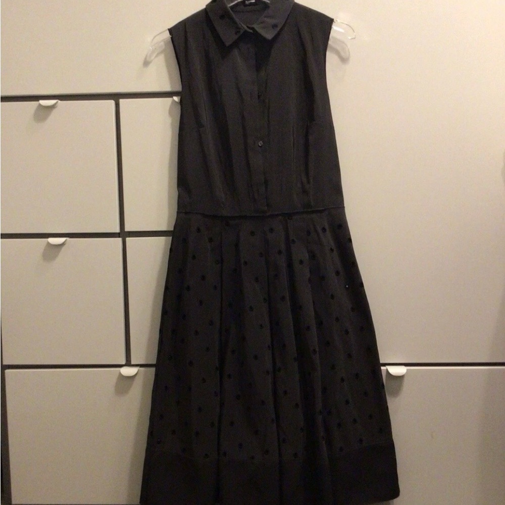 Elegant Grey Sleeveless Dress